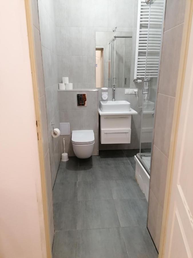 Hostel Tulip - Pokoj 7 Ze Wspolna Lazienka I Kuchnia Szczecin Exterior foto