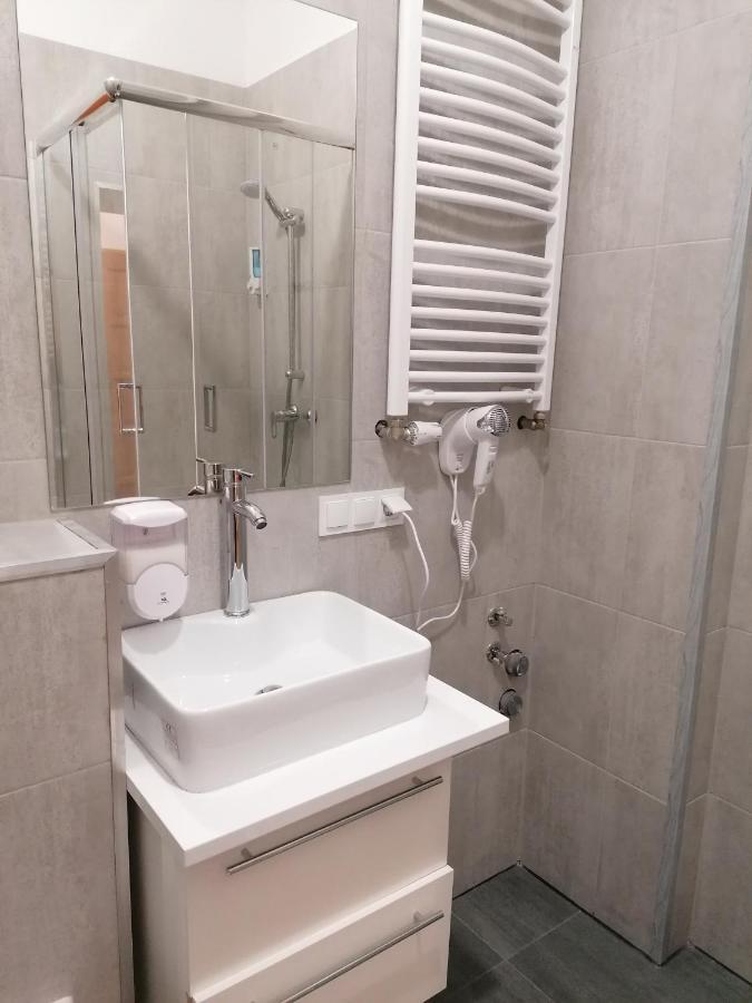 Hostel Tulip - Pokoj 7 Ze Wspolna Lazienka I Kuchnia Szczecin Exterior foto