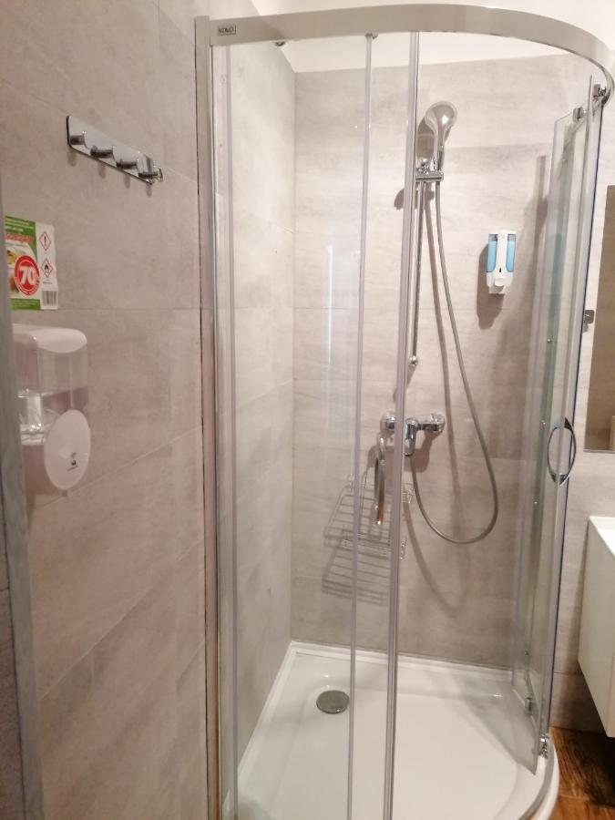 Hostel Tulip - Pokoj 7 Ze Wspolna Lazienka I Kuchnia Szczecin Exterior foto